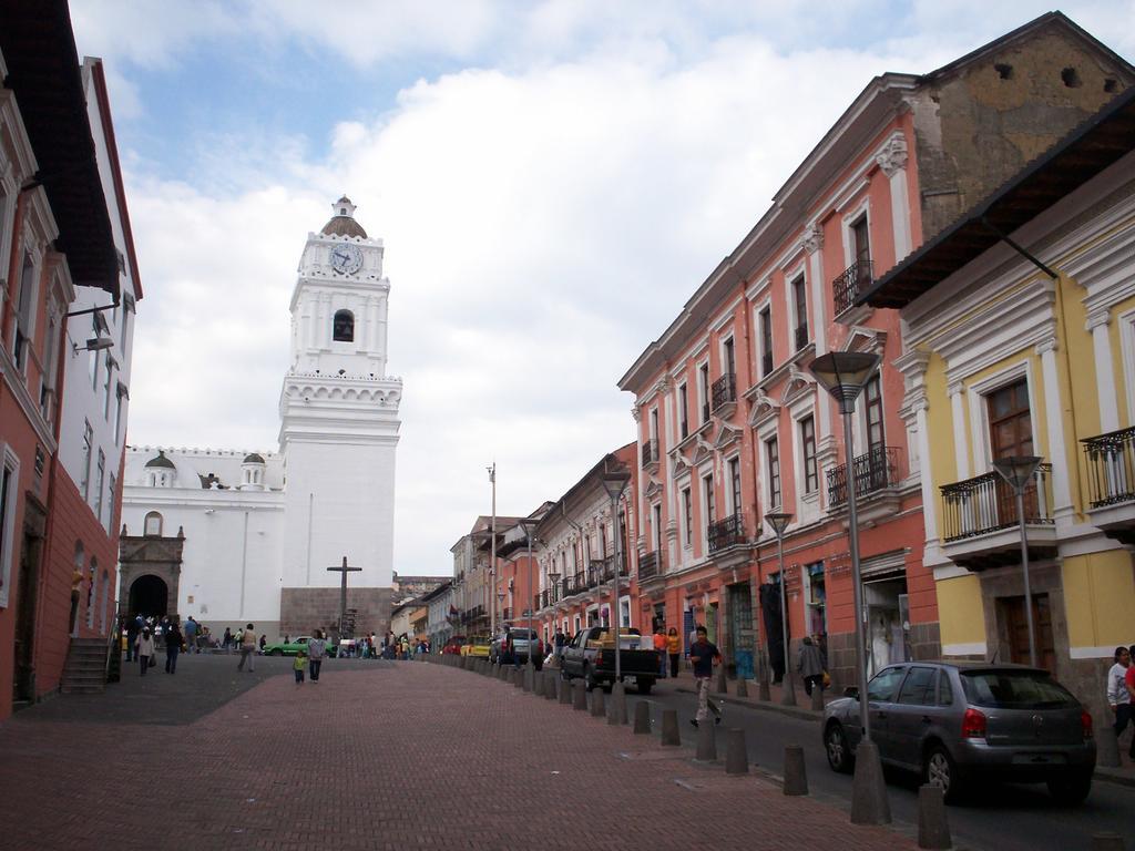 Hotel Interamericano Quito Exterior photo